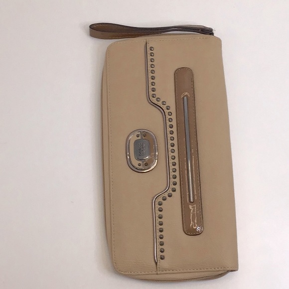 🦄 Guess Wallet - Picture 4 of 9